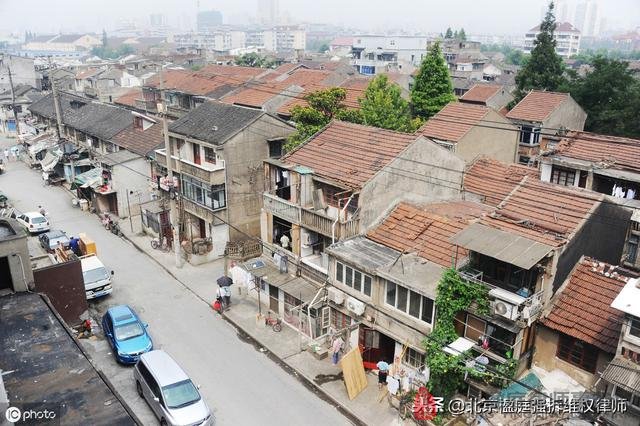 吴某家房屋面临城中村棚户区拆迁，按航拍图还是土地证面积补偿？