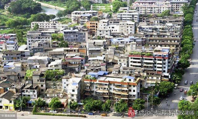 吴某家房屋面临城中村棚户区拆迁，按航拍图还是土地证面积补偿？