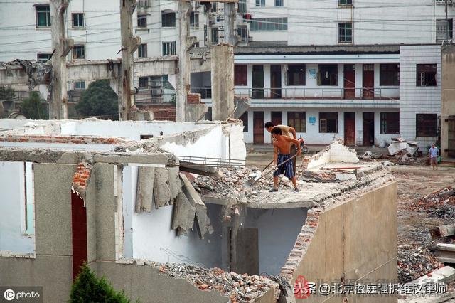 國土局強拆民宅？違法嗎？